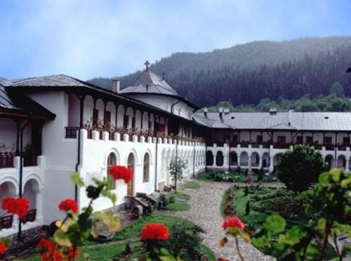 monasterio-de-agapia