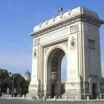 Arco del Triunfo en Bucarest, réplica del parisino