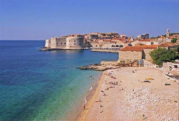 Playa de Banje en Dubrovnik