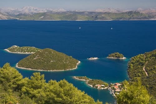 La costa dalmata y su conjunto de islas : Viaje del Este